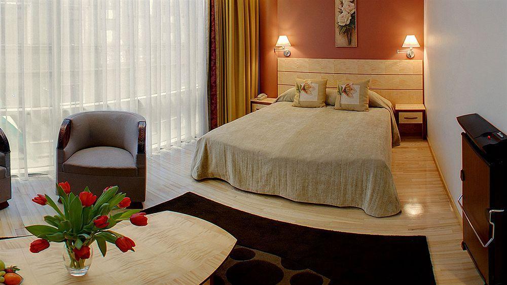 Royal Square Hotel & Suites Riga Bagian luar foto