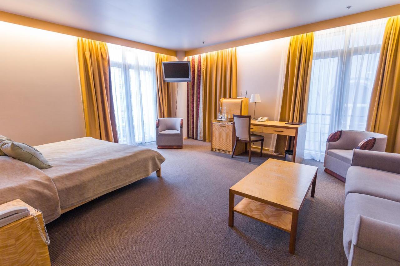 Royal Square Hotel & Suites Riga Bagian luar foto