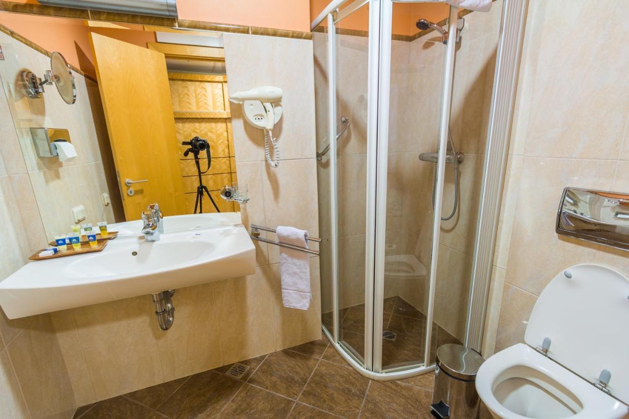 Royal Square Hotel & Suites Riga Bagian luar foto